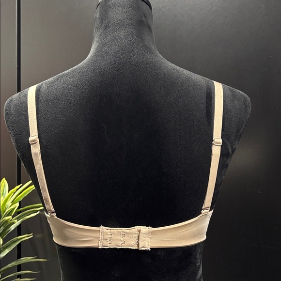 Maidenform T-shirt bralette, smart zone underwire cups, convertible, straps - Picture 4 of 6